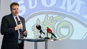 Harri Nummela leder hockeyförbundet. Harri Nummela leder hockeyförbundet.