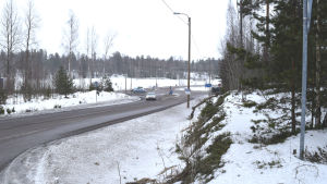 Den här delen av Täktervägen blir kommunens. Det medför kostnader. Täkterkorsningen sedd norrifrån.
