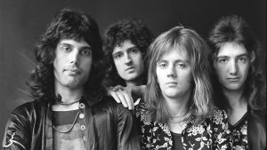 Queen-yhtye noin vuonna 1975. Arkistokuva tv-dokumentista Queen: From Rags to Rhapsody.