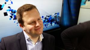 Christoffer Herberts försöker undvika sportklyschorna både då han skriver artiklar och refererar. Christoffer Herberts kommenterar inför junorernas hockey VM