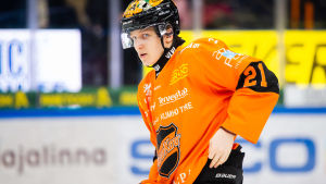 Patrik Puistola avslutade säsongen i KooKoo. Patrik Puistola avslutade säsongen i KooKoo.