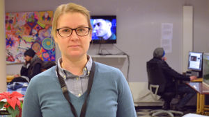 Nora Lindström är projektchef på Hirundo. Nora Lindström, projektchef för dagcentret Hirundo i Helsingfors.
