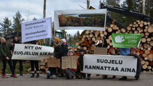 Demonstration i Purunpää på Kimitoön. Demonstration i samband med Konstsamfundets skogsavverkningar i Purunpää