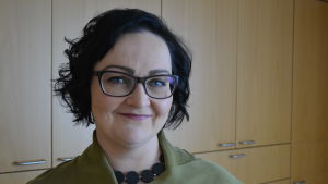 Hanna Munter, verkställande direktör för Egentliga Finlands Företagare. En kvinna med svart hår och glasögon.