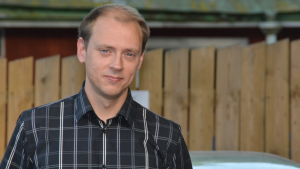 Anders Walls (SFP) berättar att staden planerar bygga ett nytt boende. Anders Walls (SFP) är ordförande för stadsstyrelsen.