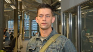 Marcus Prest skriver om sitt motvilliga beroende av sociala medier. Marcus Prest