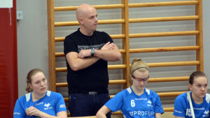 Andreas Nyby är tränare för Blue Fox damer. Andreas Nyby är tränare för Blue Fox damlag.