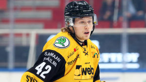 Robin Salo var produktiv i SaiPa. Robin Salo spelar match i Åbo.