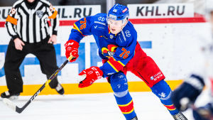 Kristian Vesalainen spelar på lånekontrakt i KHL-laget Jokerit. Kristian Vesalainen i Jokerit