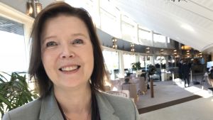 Ewa Stenberg säger att Sverigedemokraterna måste balansera mellan att få mera makt i EU-parlamentet, eller få nya samarbeten med högerpartierna i Sverige och på sikt få mera inflytande över svensk politik. Porträttbild på Ewa Stenberg, DN:s politiska kommentator.