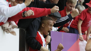 "Tiquinho" har varit en trevlig bekantskap för alla HIFK-supportrar. Tiquinho jublar för HIFK.