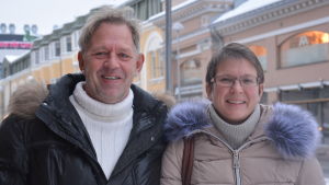 Peter och Helena Bergström ger Åboland tummen upp. Helena och Peter Bergström bloggar om Åboland