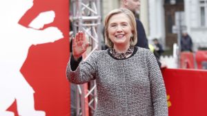 Hillary Clinton på väg till dokumentärens Europapremiär vid Festspielhaus i Berlin. Hillary Clinton på väg till dokumentärens galaföreställning i Berlin.
