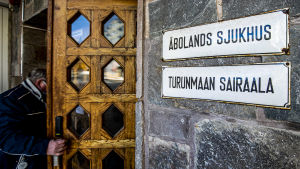 Efter fusionen har Åbolands sjukhus fått en neurokirurgisk mottagning, medan den fysiatriska mottagningen flyttade till kirurgiska sjukhuset vid ÅUCS. åbolands sjukhus