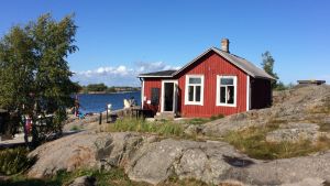 I skärgården borde andra regler gälla än på andra områden, anser nämnden. Cafébyggnaden i Örö gästhamn.