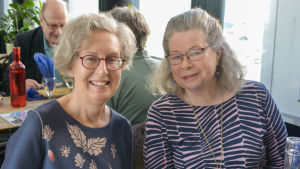 Helén Kurri och Nina Björkman-Nystén åt lunch tillsammans. Två fina damer på lunch