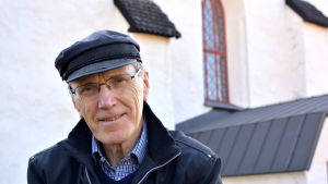 Biskop Erik Vikström hann under sin era vara med om två kyrkbränder i sitt stift. Båda anlagda. I juli 1985 brann Pedersöre kyrka. biskop erik vikström
