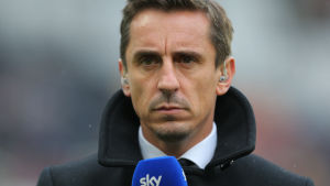 Gary Neville i rollen som expertkommentator för Sky Sports. Gary Neville i rollen som expertkommentator för Sky Sports.
