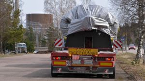 Turbinen anlände ett dygn tidigare än beräknat. ny turbin anlände till kärnkraftverket i Lovisa 25.04.16