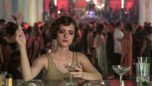 Saksan kaikkien aikojen kallein draamasarja Babylon Berlin kuvaa natsien valtaannousuun johtaneita yhteiskunnallisia oloja.
