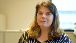 Johanna Lindholm var tidningens enda redaktör från 2015 till 2020. Lindholm jobbar nu på Yle Västnyland. Personporträtt på Johanna Lindholm