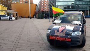 Demonstranters bil på Narinken i Helsingfors 19.10.2019 Demonstranters bil på Narinken i Helsingfors 19.10.2019