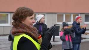 Rektor Anne Smolander hoppas att skolarbetet i höst påverkas så lite som möjligt av renoveringarna. Arkivbild Hand i hand runt Kvarnbackens skola i Borgå 17.02.17