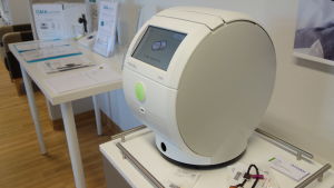 Inom hälsoteknologi har man utvecklat maskin som ger ut mediciner. Maskin som ger ut mediciner.