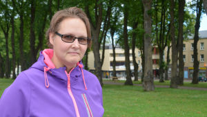 Merja Lepänaho bor i Lovisa och är en av Nordeas kunder. Merja Lepänaho i ett sommargrönt Lovisa centrum