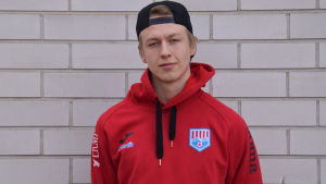 John Fagerström är glad över att fotbollssäsongen kör i gång. Porträttbild på John Fagerström.