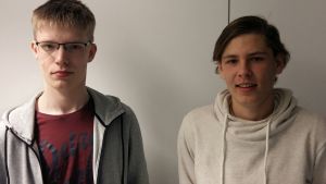 Benjamin Rönnqvist och Jim Norrgård går i Korsholms gymnasium. Benjamin Rönnqvist och Jim Norrgård går i Korsholms gymnasium.