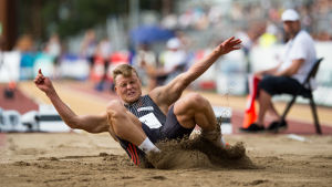 Kristian Bäck har haft stora skadebekymmer den senaste tiden. Kristian Bäck hoppar längd, 2018.