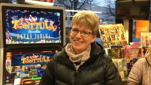 Åsa Bergholm tycker servicen fungerar okej men saknar det gamla postkontoret i Ekenäs. Åsa Bergholm