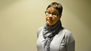 Helena Juselius lär Borgåbor laga vegansk mat. Lärare i huslig ekonomi Helena Juselius