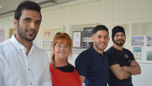 Yousif Alshammari, Minna Fabricius, Taif Al-Daragi och Saad har skrattat mycket tillsammans. Yousif Alshammari, Minna Fabricius, Taif Al-Daragi och Saad.