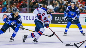 Många tror att Jack Hughes draftas först i sommarens NHL-draft. Många tror att Jack Hughes draftas först i sommarens NHL-draft.