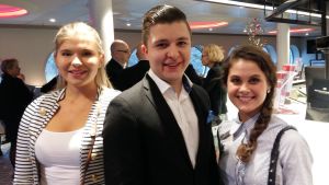De ungas röst måste höras anser Lilli Lindblom (t.v.), Santeri Vuori och Derya Özgün. Bild på tre unga politiker från Samlingspartiet.