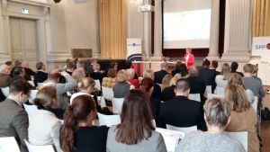 Anna-Maja Henriksson höll det inledande anförandet vid mötet på G18 i Helsingfors. Anna-Maja Henriksson