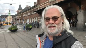 Erik Siemsen menar att det är först efter att folk har börjat se konkreta resultat av klimatförändringen, som att de får vatten i källaren efter extremväder, som de har börjat ta klimatfrågan på allvar. Erik Siemsen.