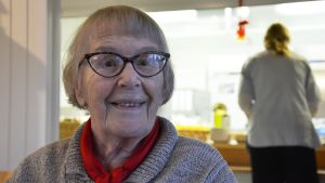 Lisa Bergström tycker filmen ger en rättvis bild av vännen Dora. Lisa Bergmström tycker om filmen om Dora från Lammholm.