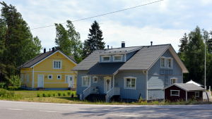 I Ebbo finns många småhus. Bland annat Rasmus Svahn funderar på att hyra ut sitt hus under tävlingsveckoslutet. Småhus nära Ebbo åldringshem