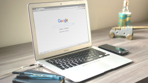 I viss mån kan till och med dina Googlesökningar påverka valreklamen. google