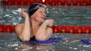 Pitäisköhän hankkia etusnorkkelia? Anna Kultalahti i Vasa simhall den 5 april 2014