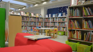 S:t Karins huvudbibliotek finns på andra våningen i så kallade S:t Karins center. bibliotek i S:t Karins