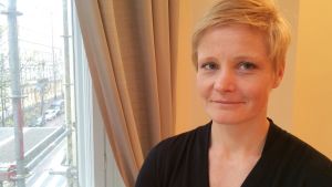 Hanna Kemppainen har varit nöjd med daghemmet Axel, och hon hoppas personalen ska räcka till för barnen. hanna kemppainen,
