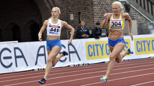 Jeanine Nygård är en rutinerad landskampsdeltagare. Jeanine Nygård och Matilda Hellqvist, Sverigekampen 2017.