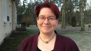 Också Katianna Kuula uppmanar alla att endast ta så mycket man äter upp på tallriken. Smakar det bra kan man alltid ta till. porträttbild av Katianna Kuula