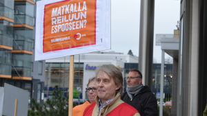 Rune Takamaa säger att Esbos planer kan leda till att många anställda får gå. Rune Takamaa