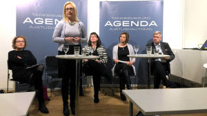 Medieforskaren Jenny Stenberg-Sirén Anu Koivunen, Jenny Stenberg-Sirén, Mikaela Nylander, Marit af Björkesten, Lauri Kivinen