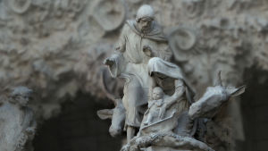Detalj från kyrkan Sagrada Familia som är en av Barcelonas största sevärdheter. Detalj från kyrkan Sagrada Familia i Barcelona.